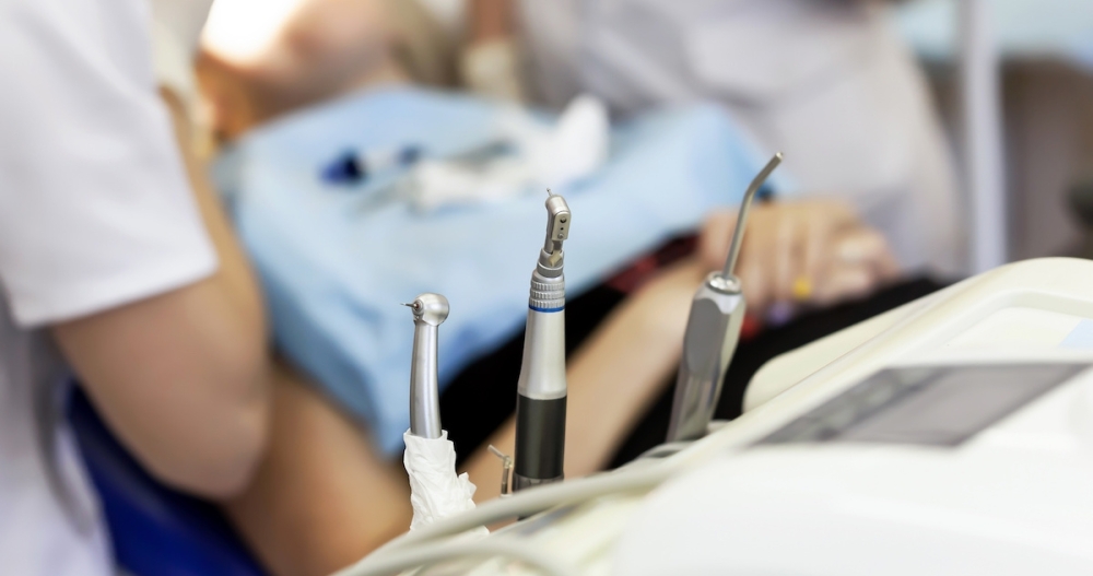Szczotkowanie zębów a wizyta w innowacyjnej klinice stomatolog Ursynów . Na co zwrócić uwagę?